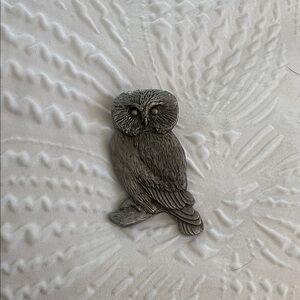 Schumann Sculpture PEWTER Owl Pin